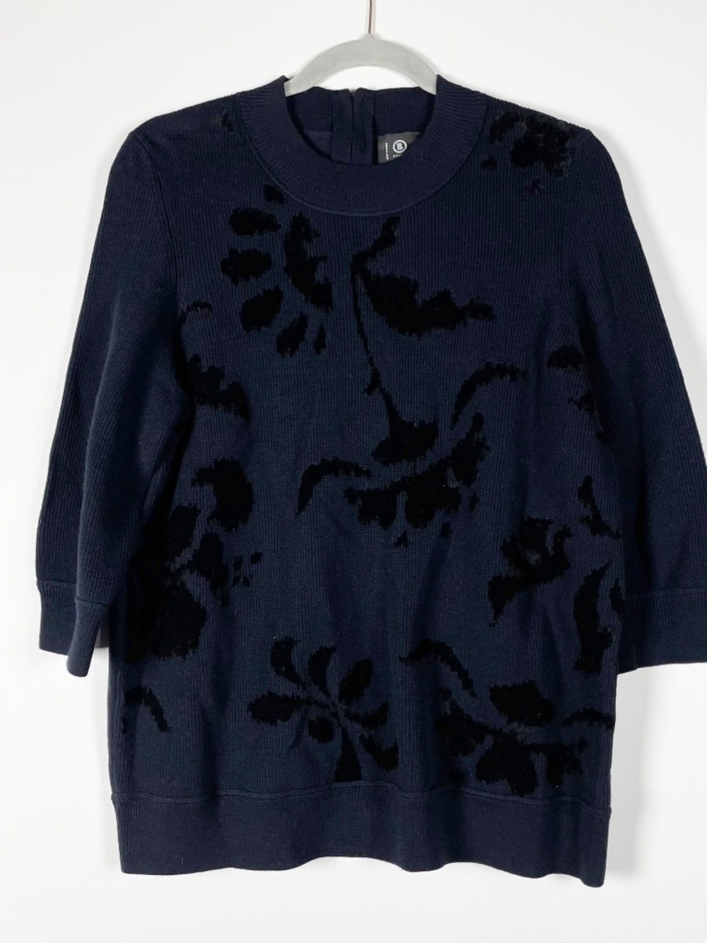 Bogner Wool Stretch Velvet Velour Floral Applique Crew Neck Pullover Sweater 4